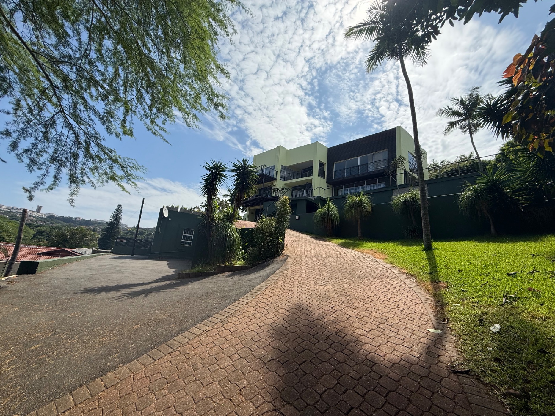 Cottage to rent in La Lucia - 1ND1735157