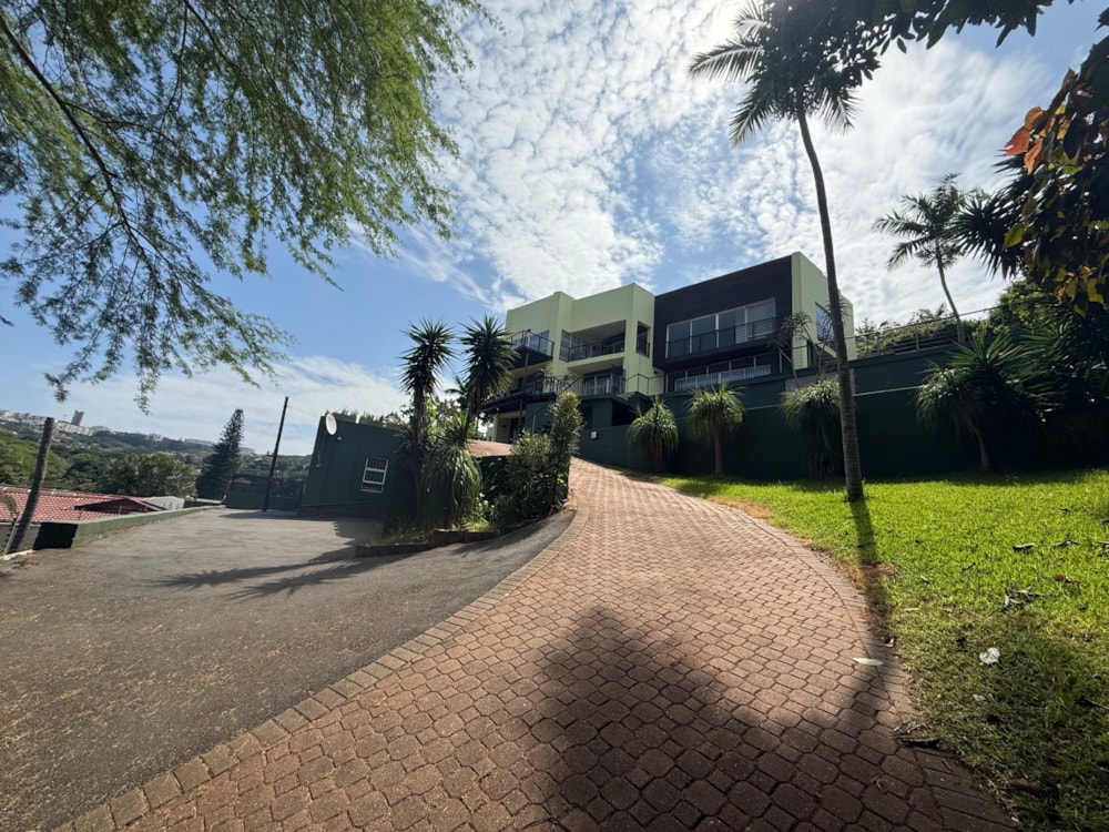 Double-storey house to rent in La Lucia - 1ND1735157