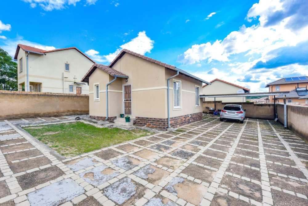 House for sale in Bloubosrand, Fourways Area - FW1735316 House for sale in Bloubosrand, Fourways Area - FW1735316