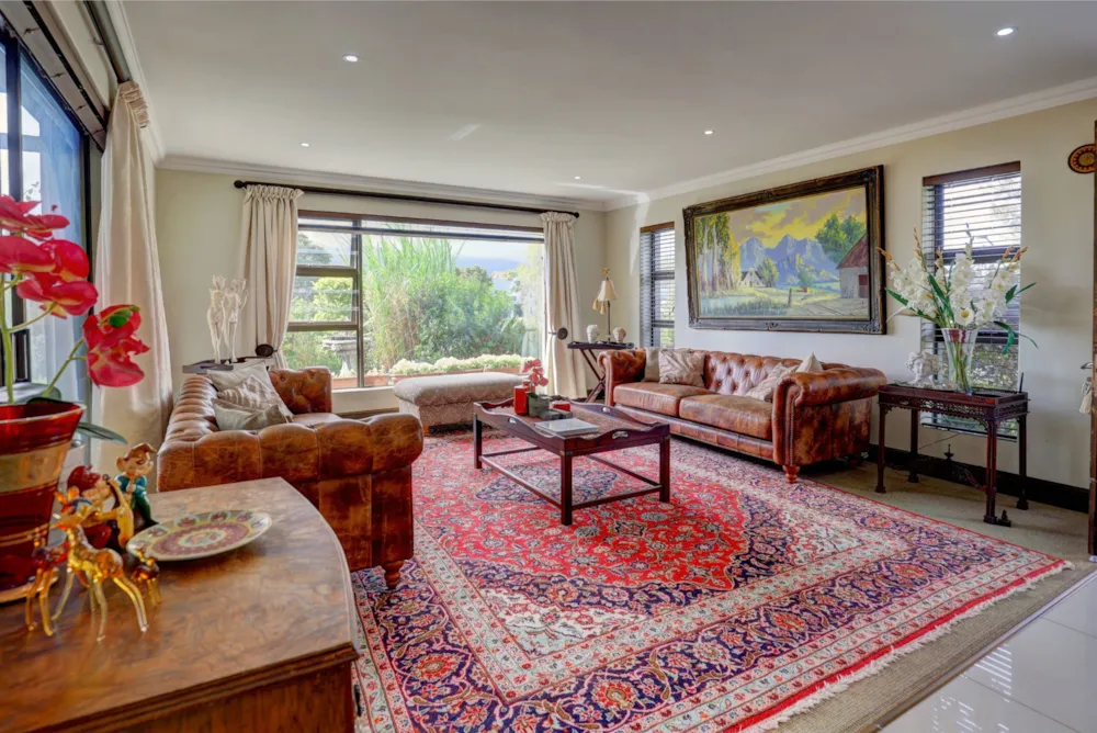 House sold in Earl's Court - GEO1735116