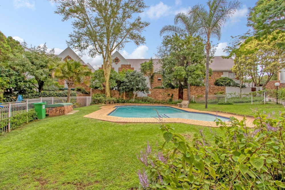 Townhouse for sale in Fourways Area - FW1733945 Townhouse for sale in Fourways Area - FW1733945