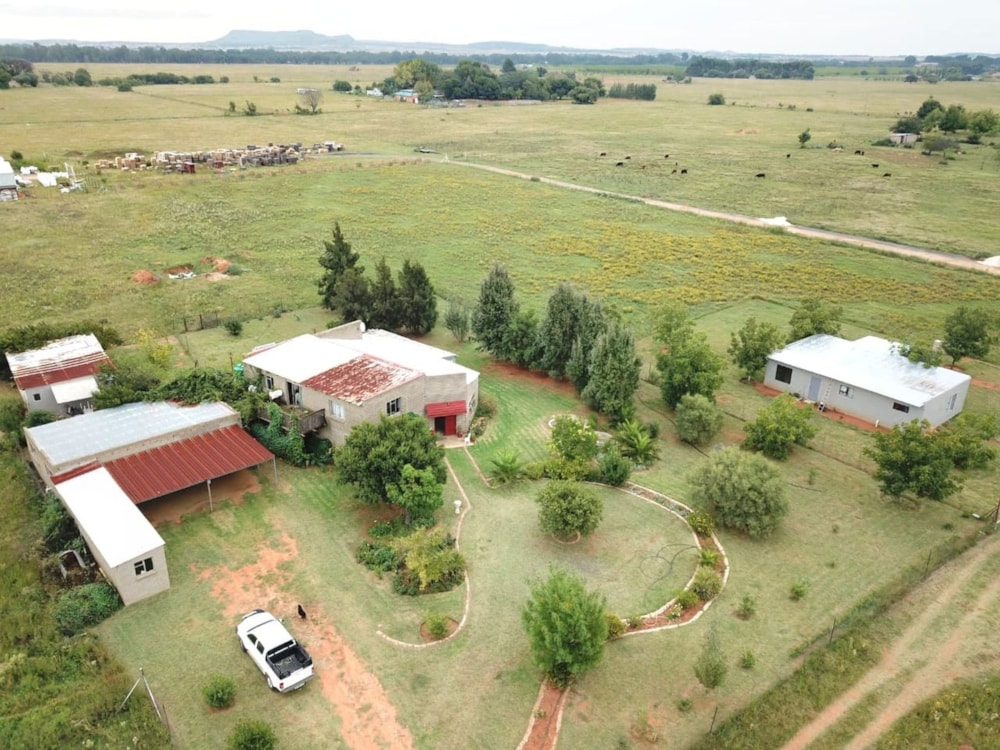 Smallholding for sale in Bloemdal - 1BX1735048