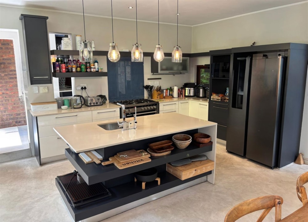 Double-storey house for sale in Cedar Lakes - FW1735020