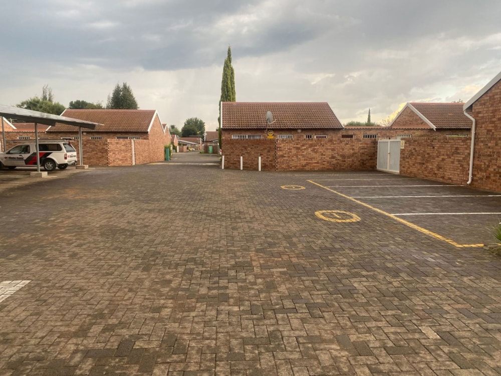 Townhouse for sale in Universitas - 1BX1734589