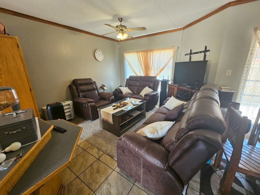 Townhouse for sale in Uitsig, Bloemfontein - 1BX1734603