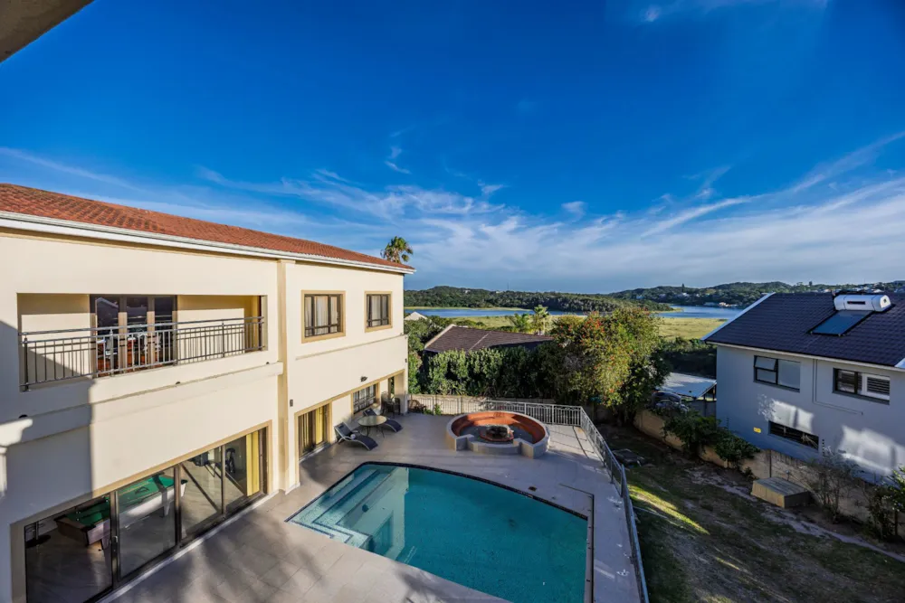 House for sale in Beacon Bay - 1EZ1730149
