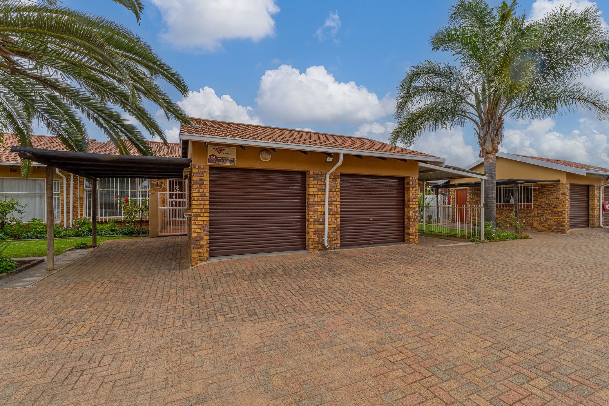 Townhouse for sale in Sunward Park - BOK1729516