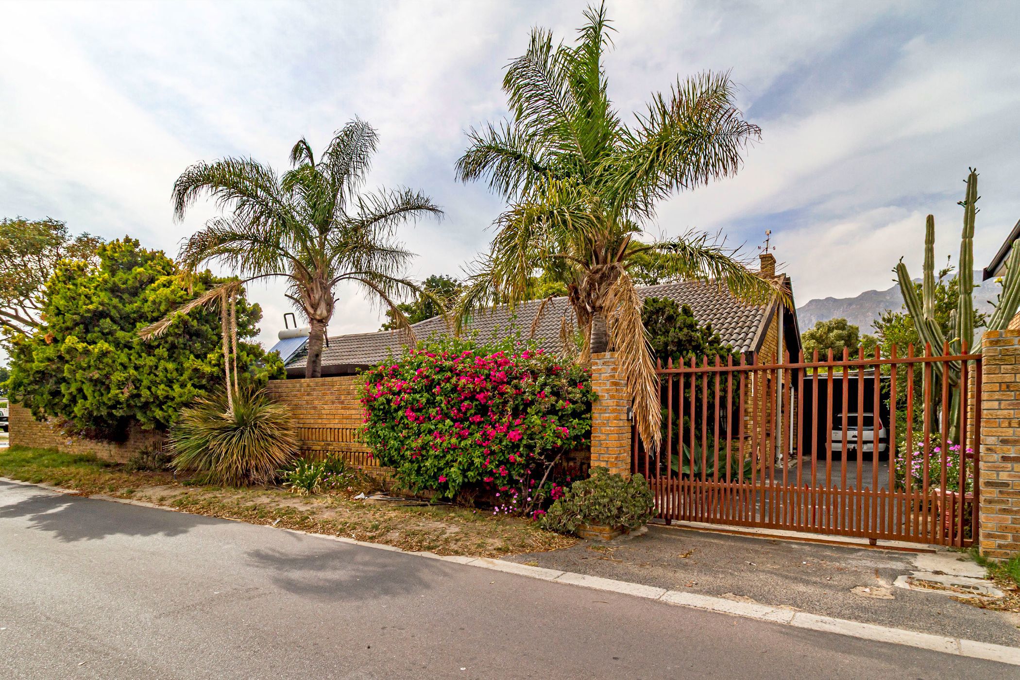 House for sale in Gordons Bay - SW1735267