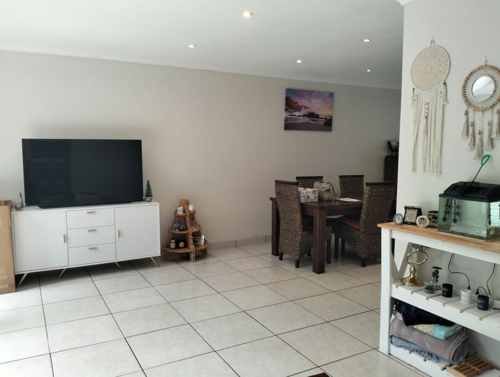 House to rent in The Meadows, Hout Bay - HYL1733342 House to rent in The Meadows, Hout Bay - HYL1733342