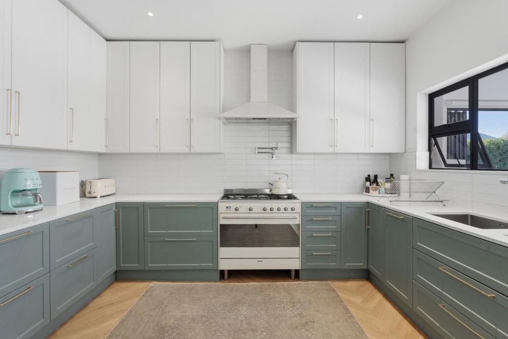 House for sale in Bishopscourt Village - KW1734384