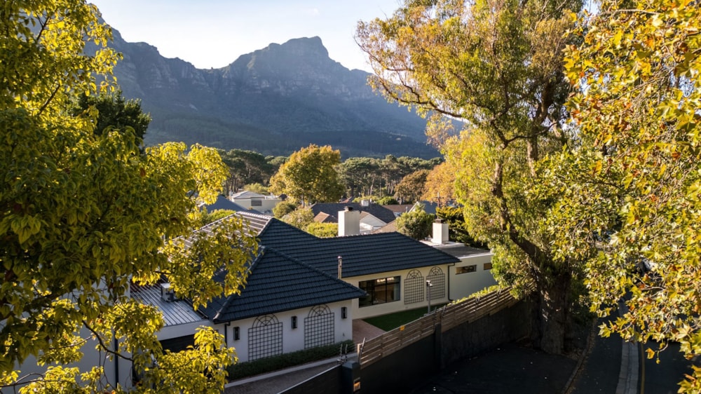 House for sale in Bishopscourt Village - KW1734384