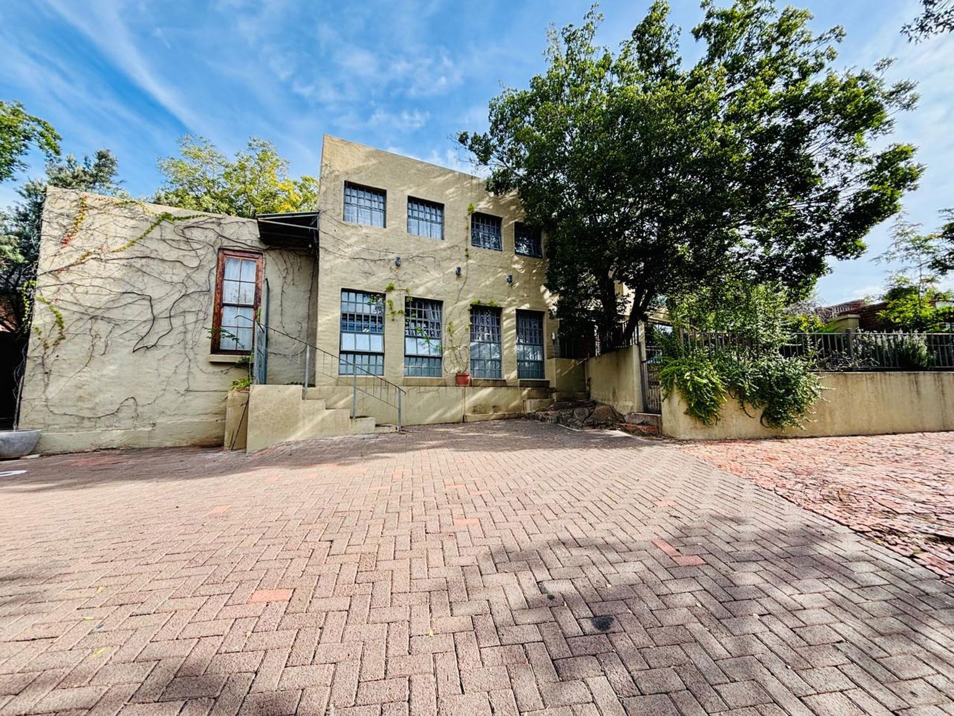 House for sale in Bayswater - 1BX1735333