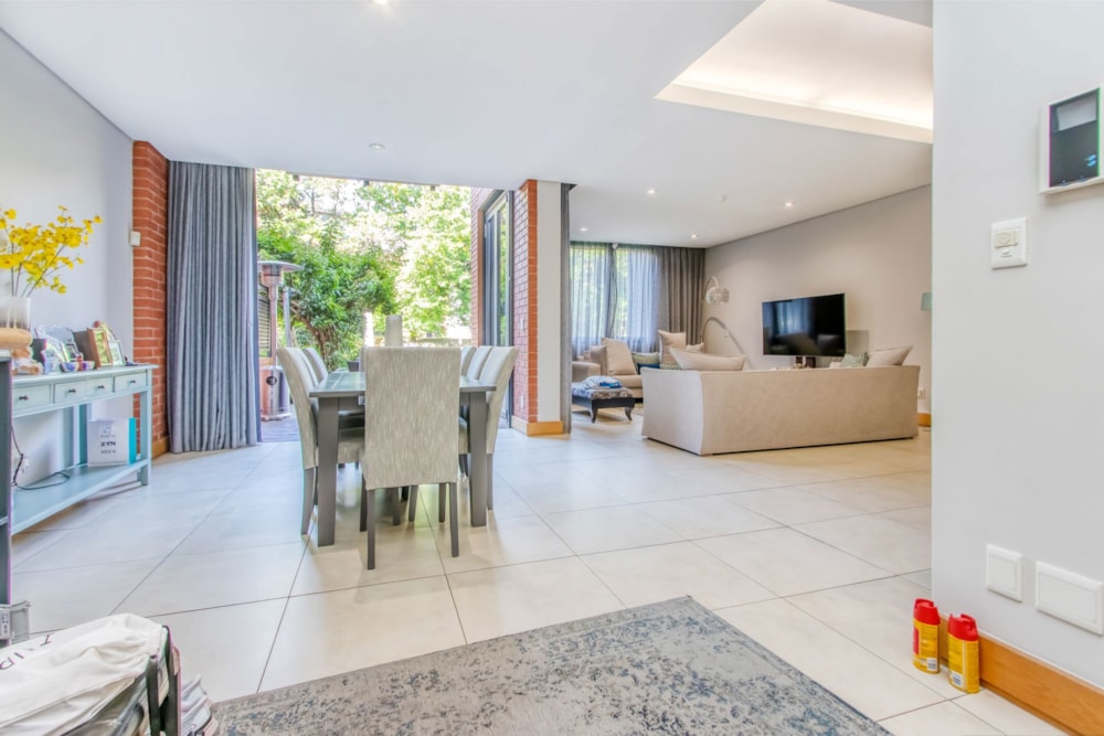 Apartment for sale in Melrose Arch - HP1734833
