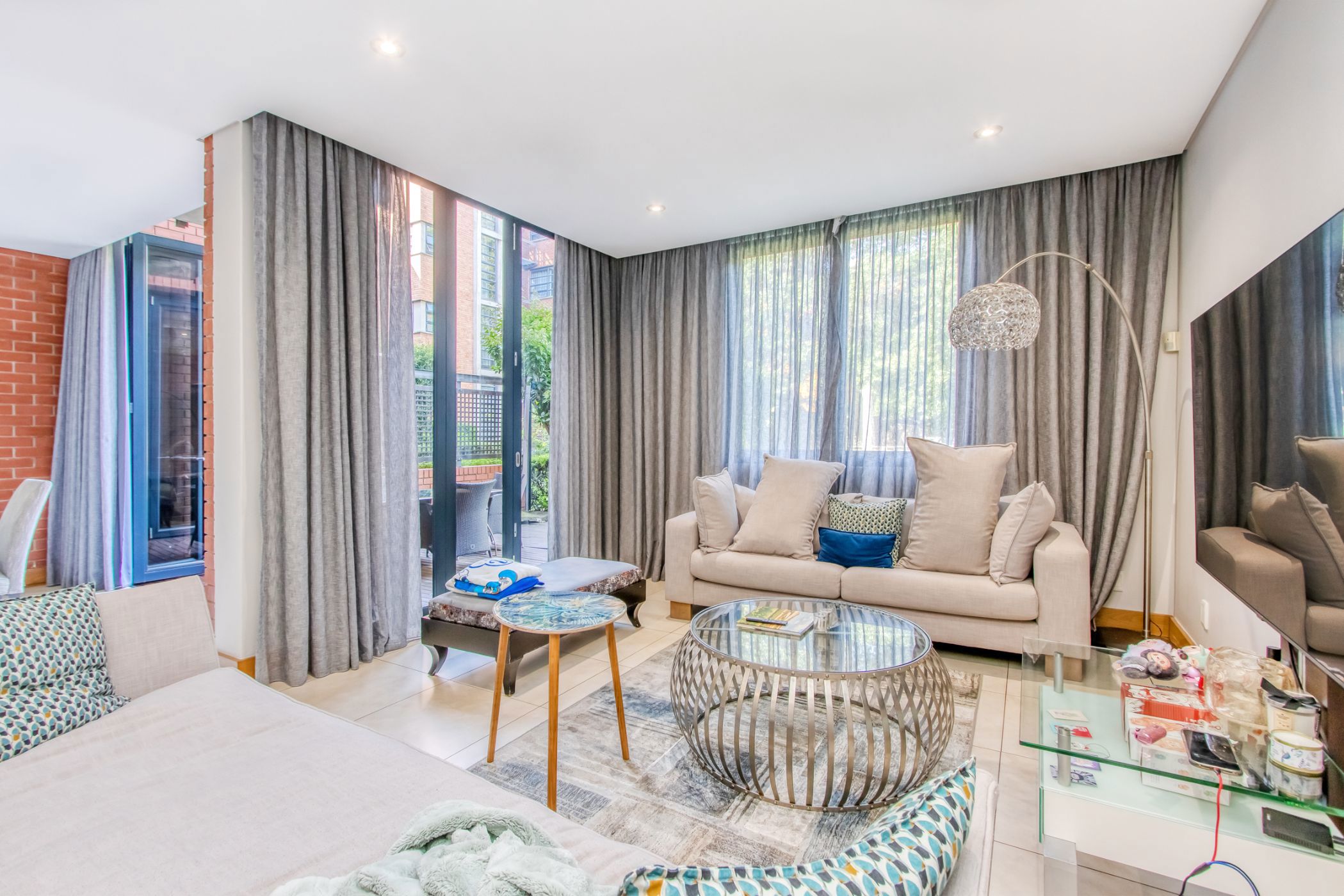 Apartment for sale in Melrose Arch - HP1734833