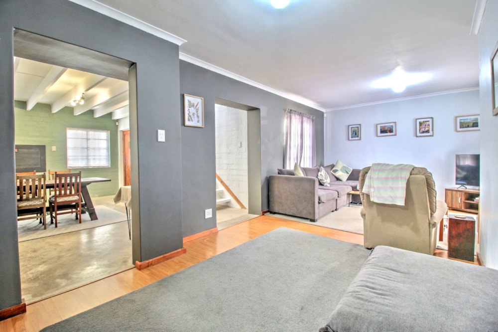 House let in Edgemead - 1PLA1735140