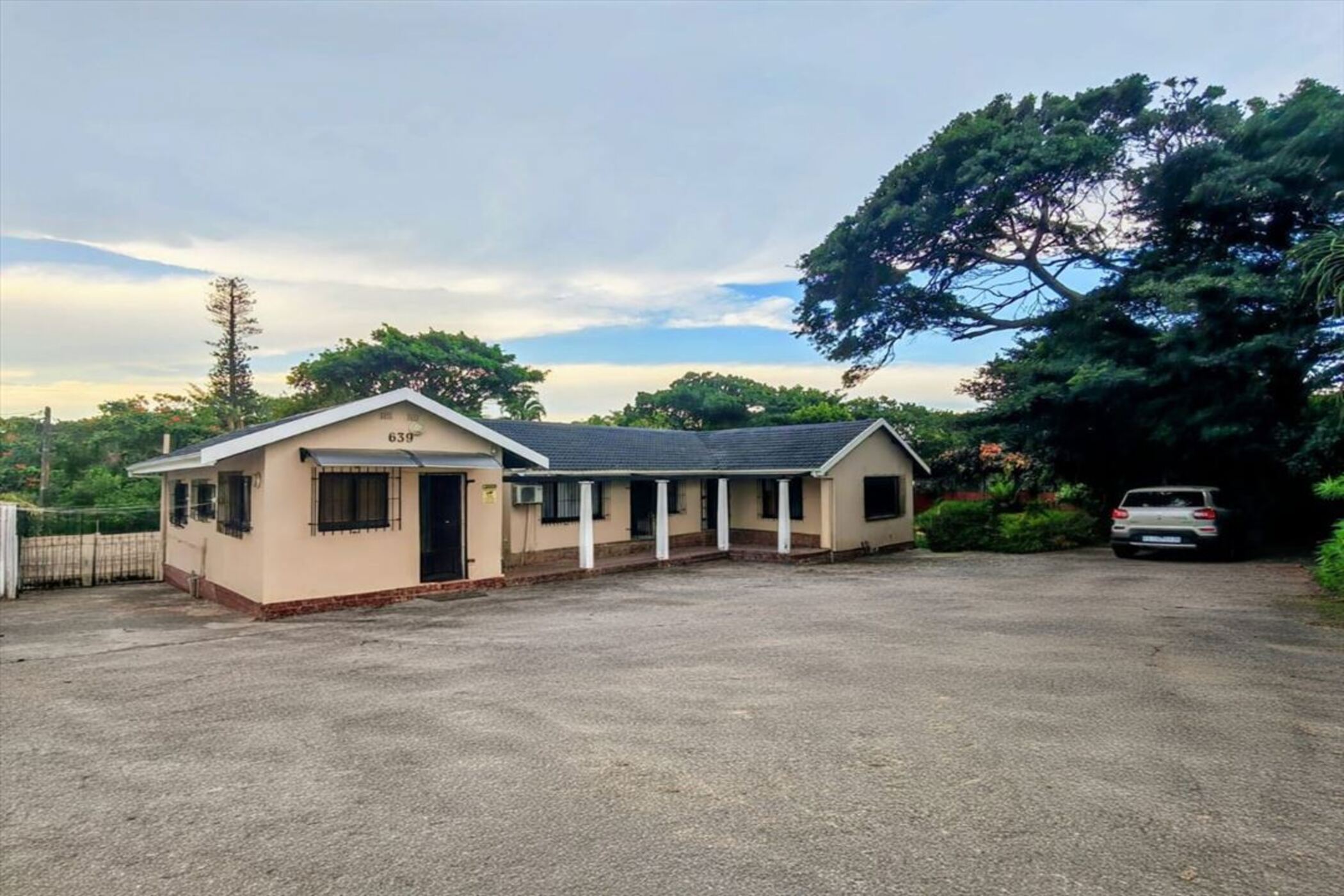 House for sale in Amanzimtoti - 1WB1734273