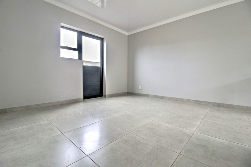 Apartment to rent in Bothasig - 1PLA1732348