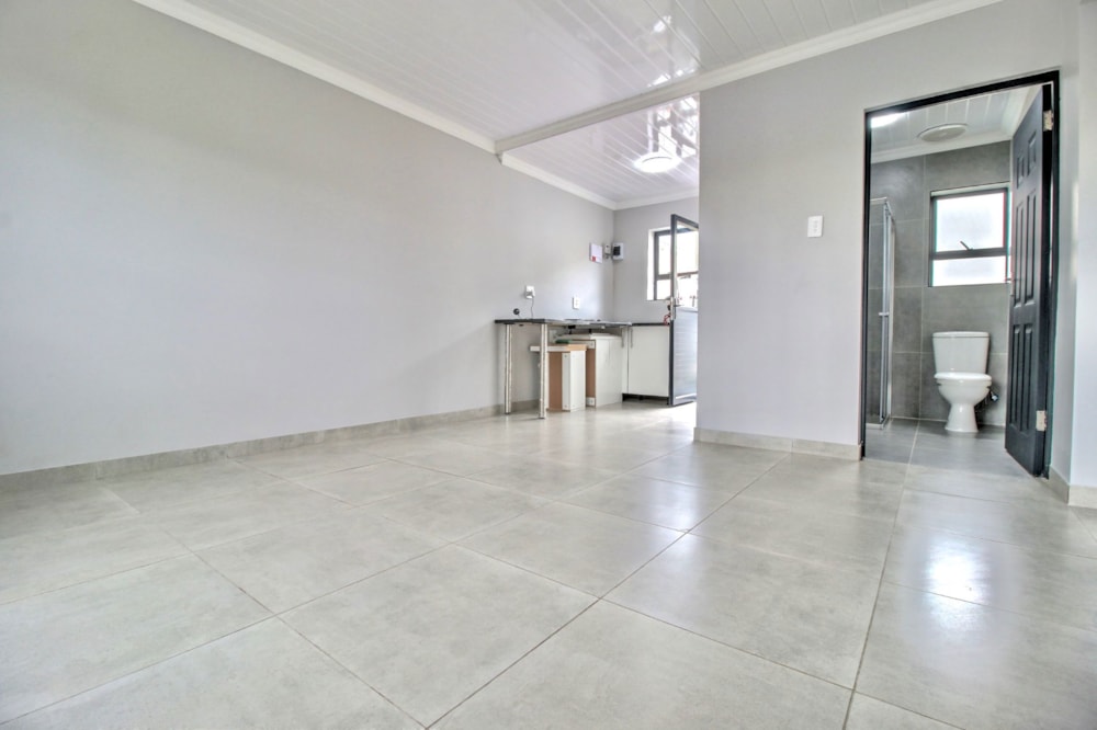 Apartment to rent in Bothasig - 1PLA1732348