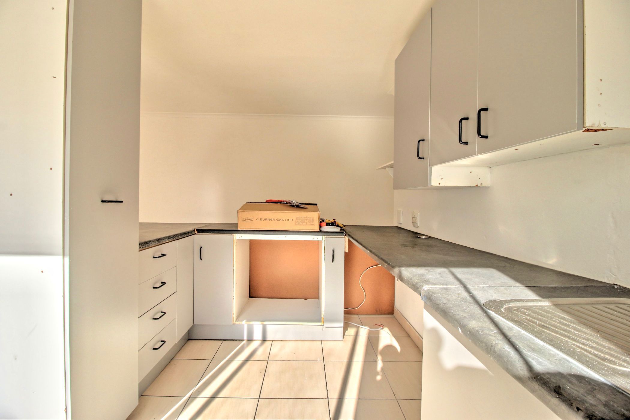 Apartment to rent in Bothasig - 1PLA1734782