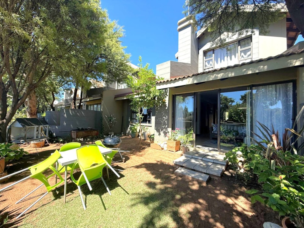 Townhouse for sale in Woodland Hills - 1BX1728463