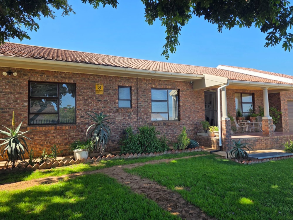 House for sale in Strelitzia Park - 1UK1735088