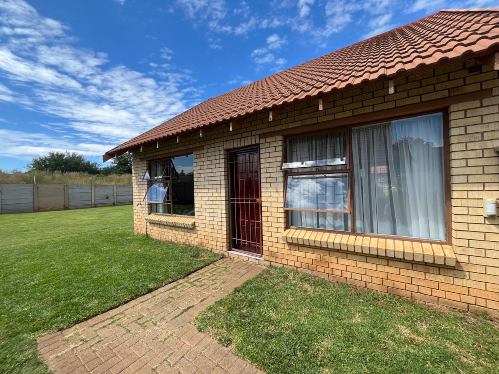 Townhouse for sale in Langenhovenpark - 1BX1738235 Townhouse for sale in Langenhovenpark - 1BX1738235