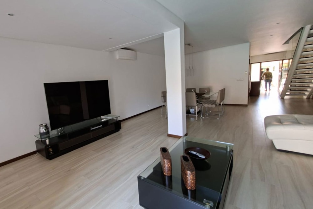 Double-storey house for sale in Maputo , Mozambique - 3MQ1734203