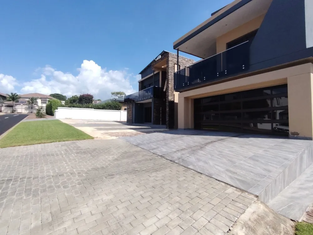Double-storey house for sale in Bendor - 1PS1735396 Double-storey house for sale in Bendor - 1PS1735396