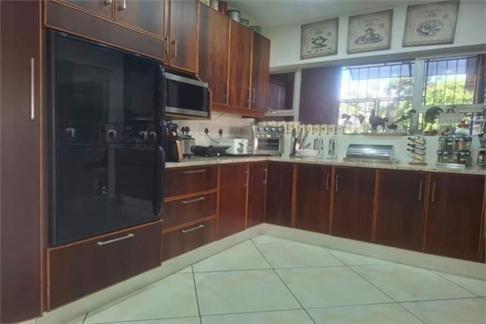 House for sale in Amanzimtoti - 1WB1734250