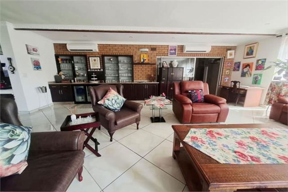 House for sale in Amanzimtoti - 1WB1734250