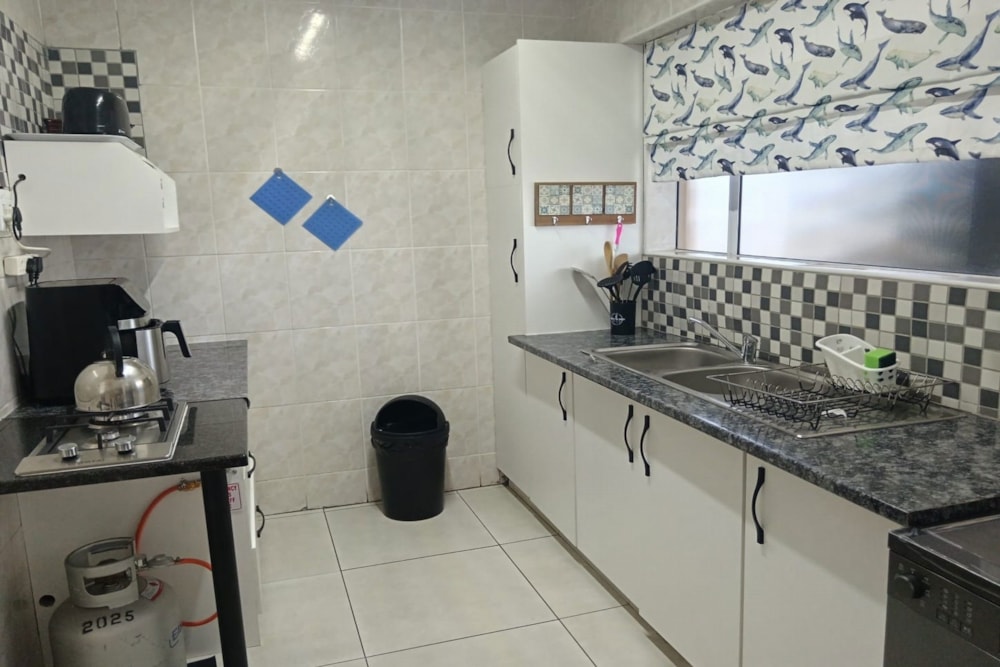 Apartment for sale in Amanzimtoti - 1WB1732100 Apartment for sale in Amanzimtoti - 1WB1732100