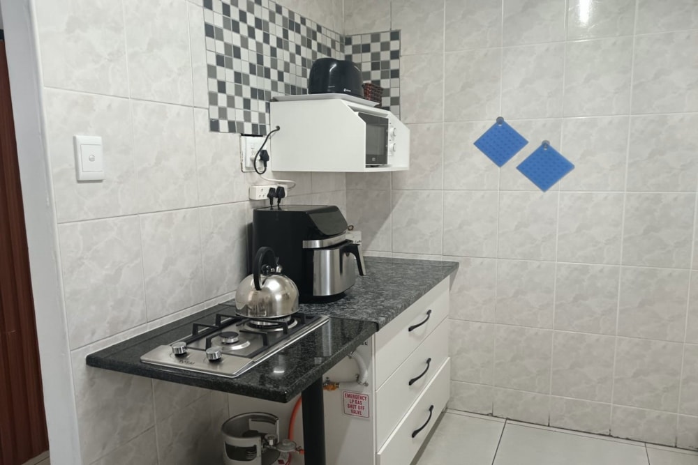 Apartment for sale in Amanzimtoti - 1WB1732100 Apartment for sale in Amanzimtoti - 1WB1732100