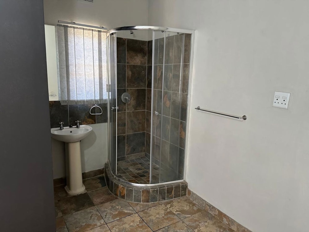 Townhouse to rent in Hospitaalpark - 1BX1732275