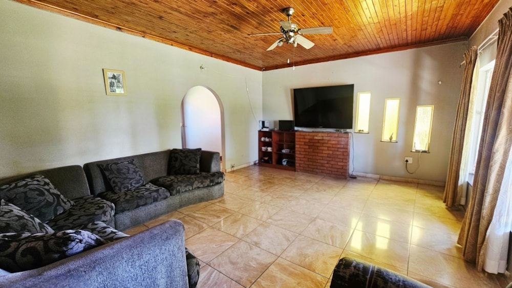 House to rent in Lydenburg (Mashishing) - 1LY1733384