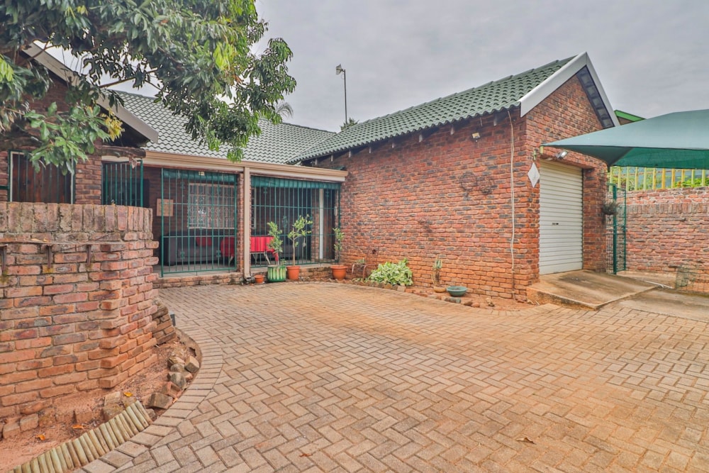 House for sale in Kingsview - 1WR1732289