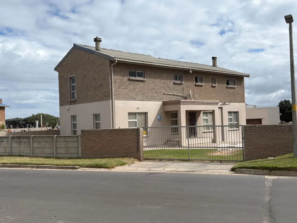 House let in Yzerfontein - LA1732616 House let in Yzerfontein - LA1732616
