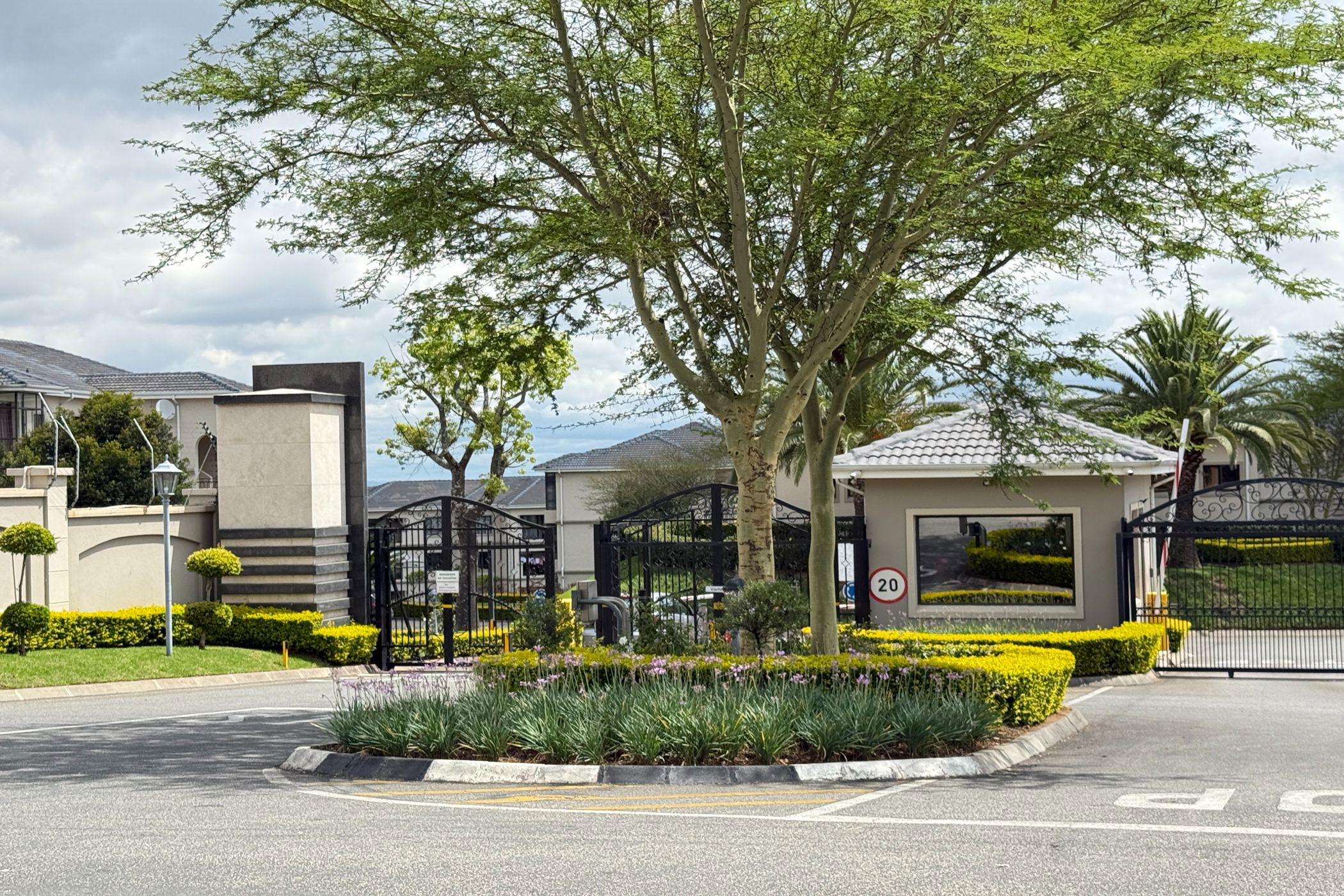 Apartment for sale in Summerset - MR1736384