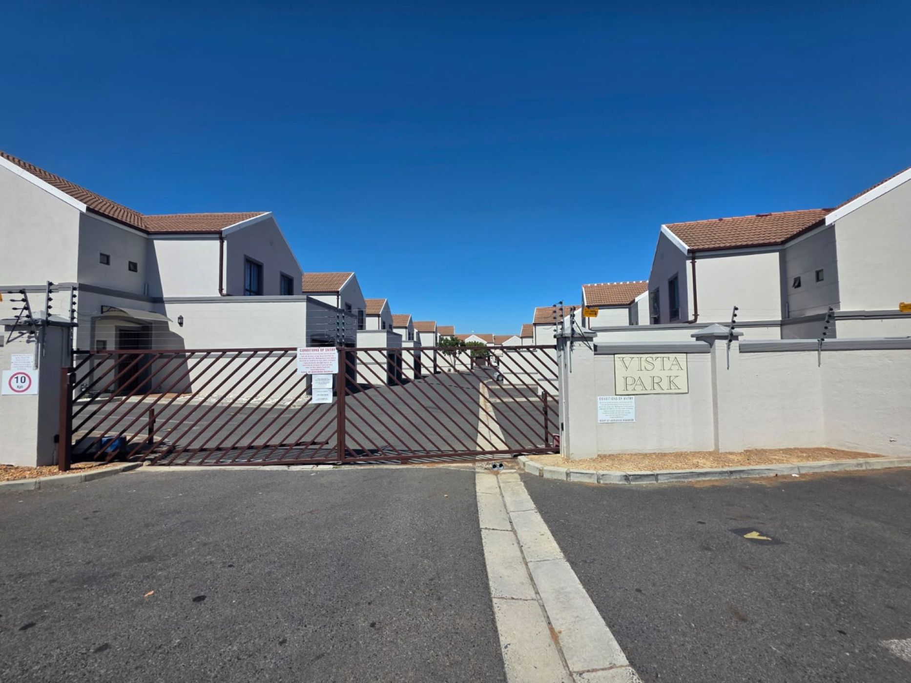 Apartment to rent in Normandie - 1BC1733835