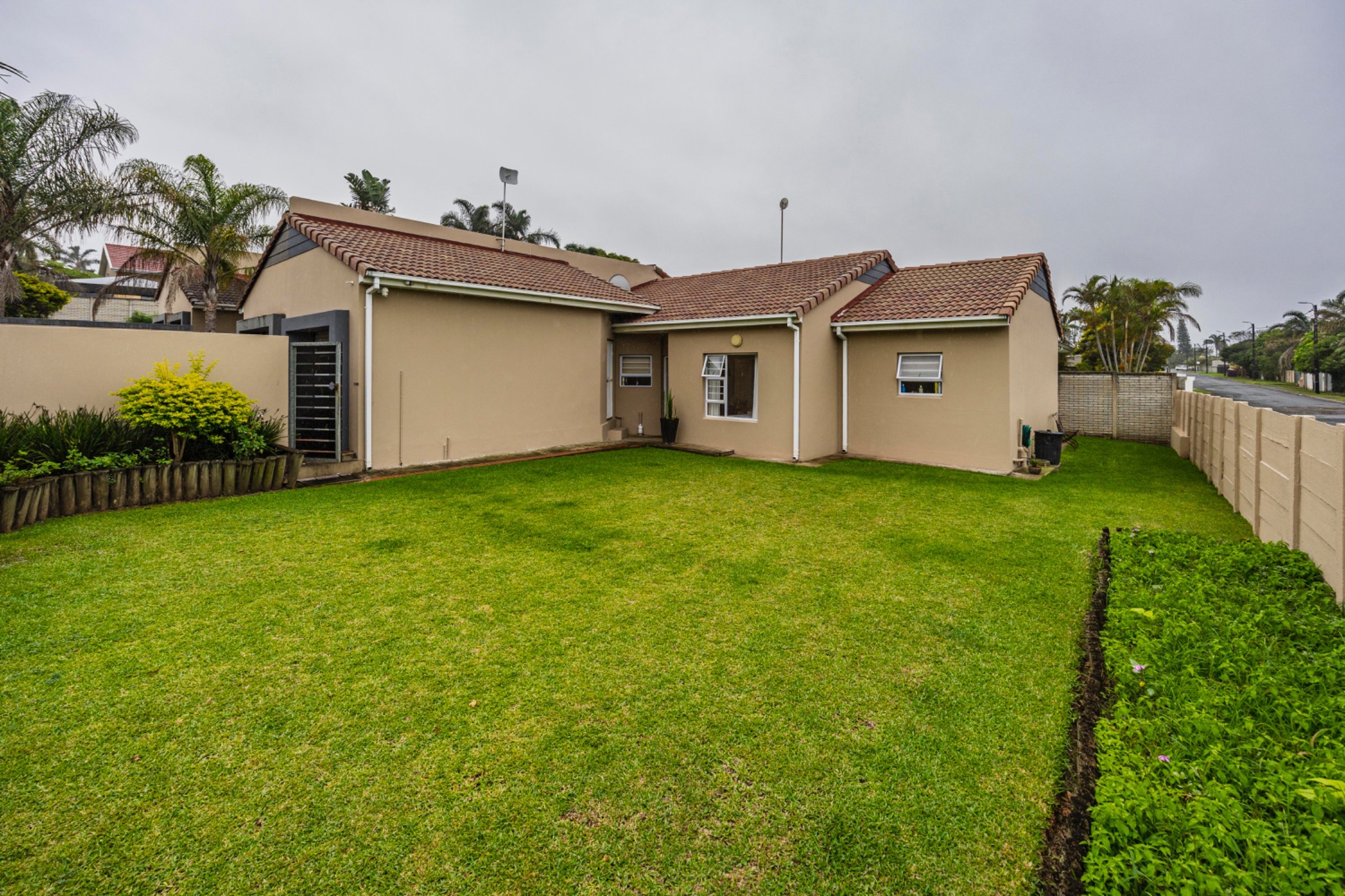 Townhouse for sale in Gonubie - 1EZ1733815