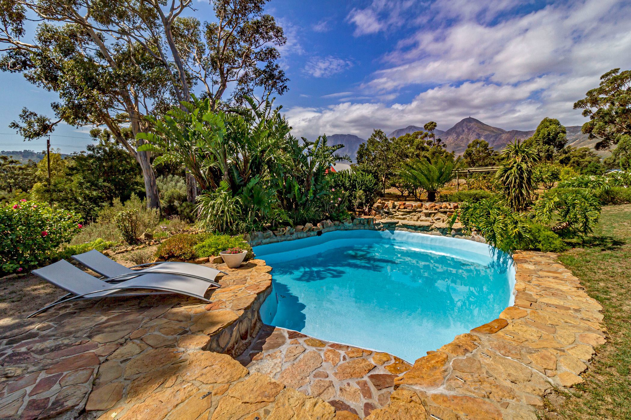 Security estate home to rent in High Riding Country Estate - SWL1727483