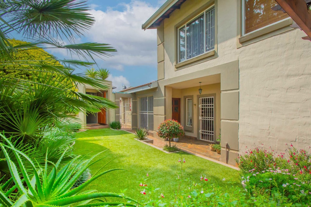 Townhouse for sale in Krugersdorp North - 1KR1733678 Townhouse for sale in Krugersdorp North - 1KR1733678