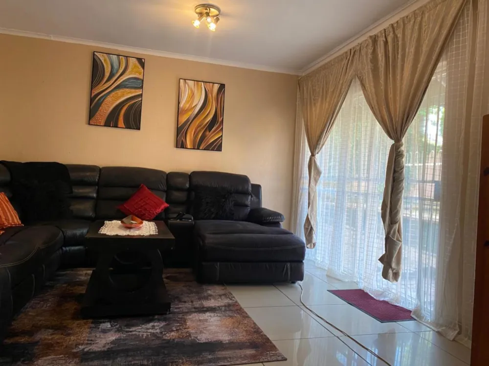 House let in Mondeor - 1GV1734789 House let in Mondeor - 1GV1734789