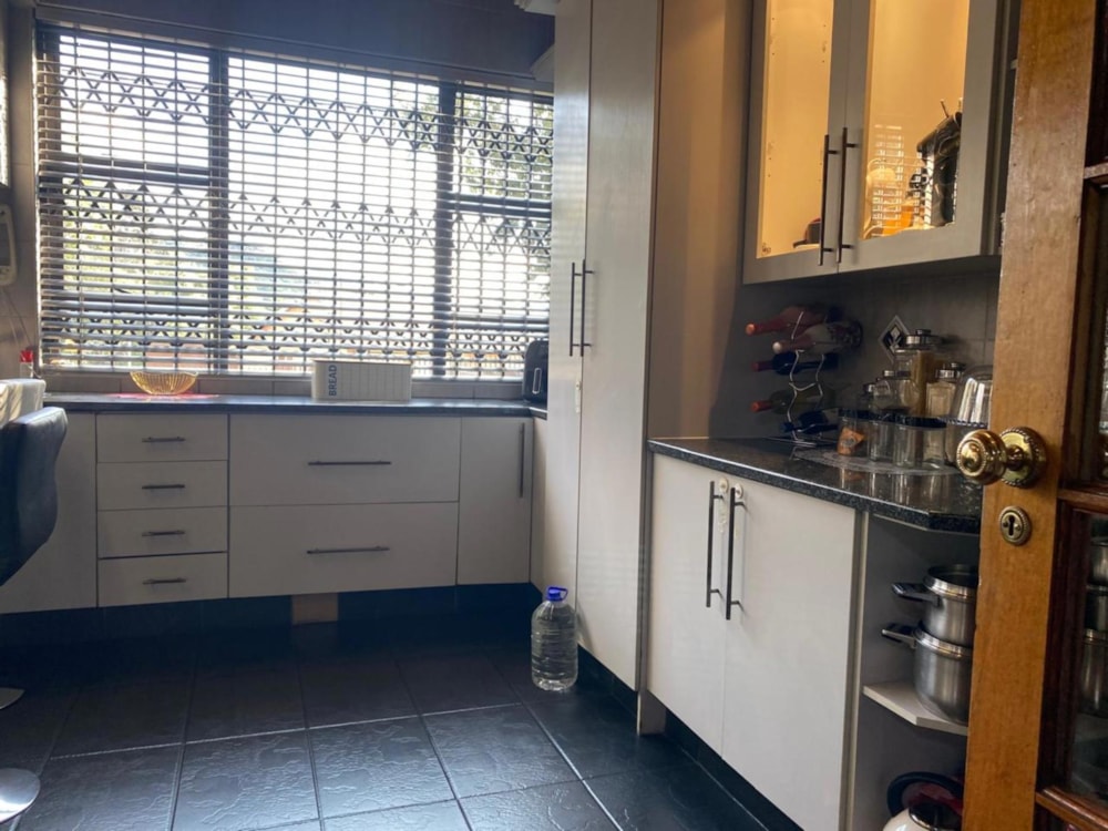 House to rent in Mondeor - 1GV1734789