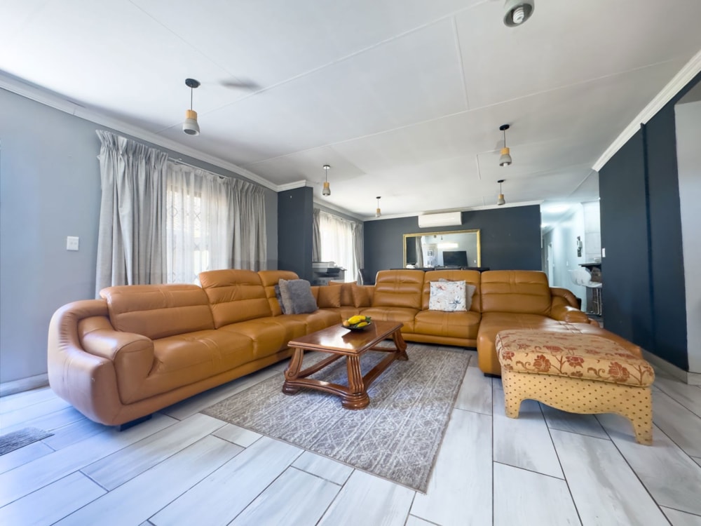 House for sale in Glen Marais - KTP1733121 House for sale in Glen Marais - KTP1733121