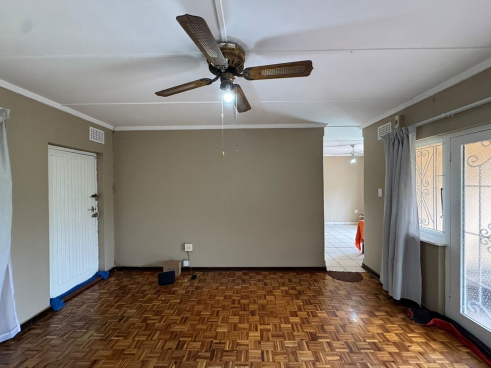 House for sale in Carrington Heights - 1DA1734915