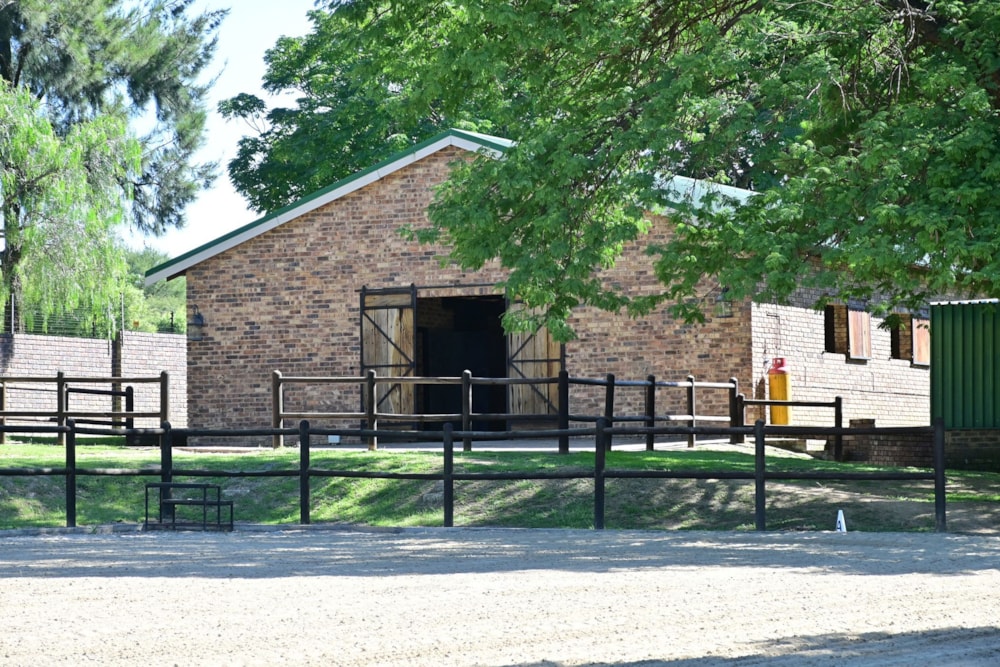 Double-storey house for sale in Kyalami AH - MR1732967 Double-storey house for sale in Kyalami AH - MR1732967