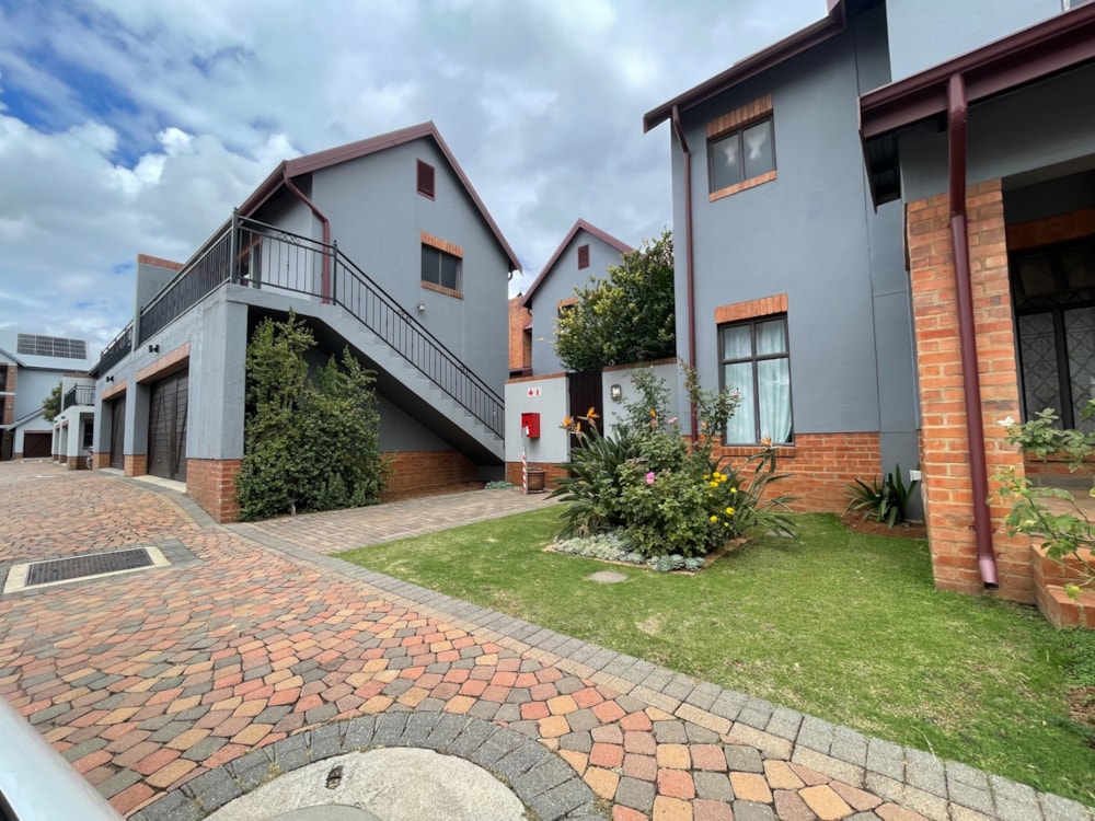 Apartment for sale in Heritage Hill Estates - CN1733698