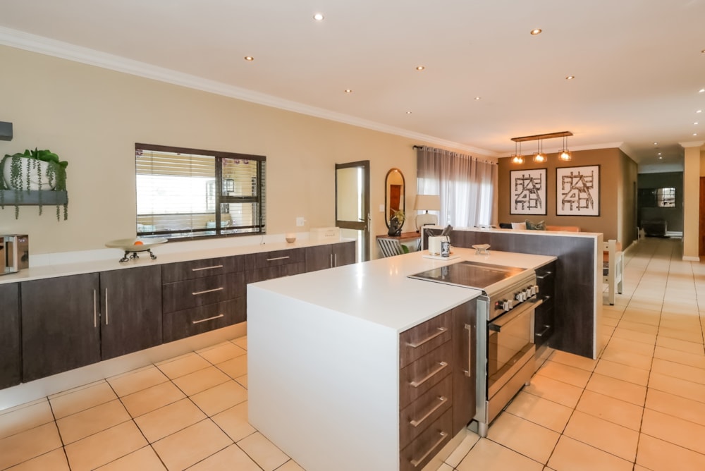 House for sale in Westlake, Hartbeespoort - 1HR1734513