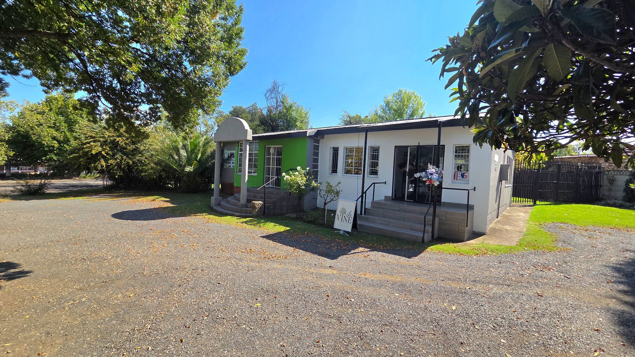 House for sale in Hospitaalheuwel - 1BTH1734283