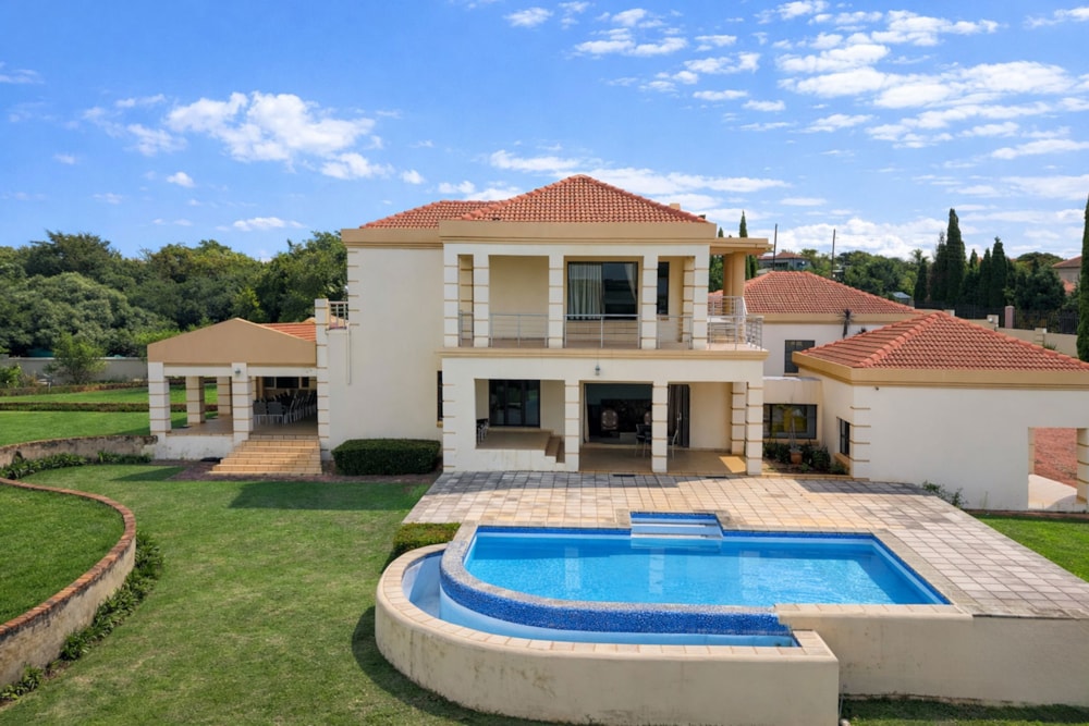 House for sale in Mooikloof Equestrian Estate - PT1730575